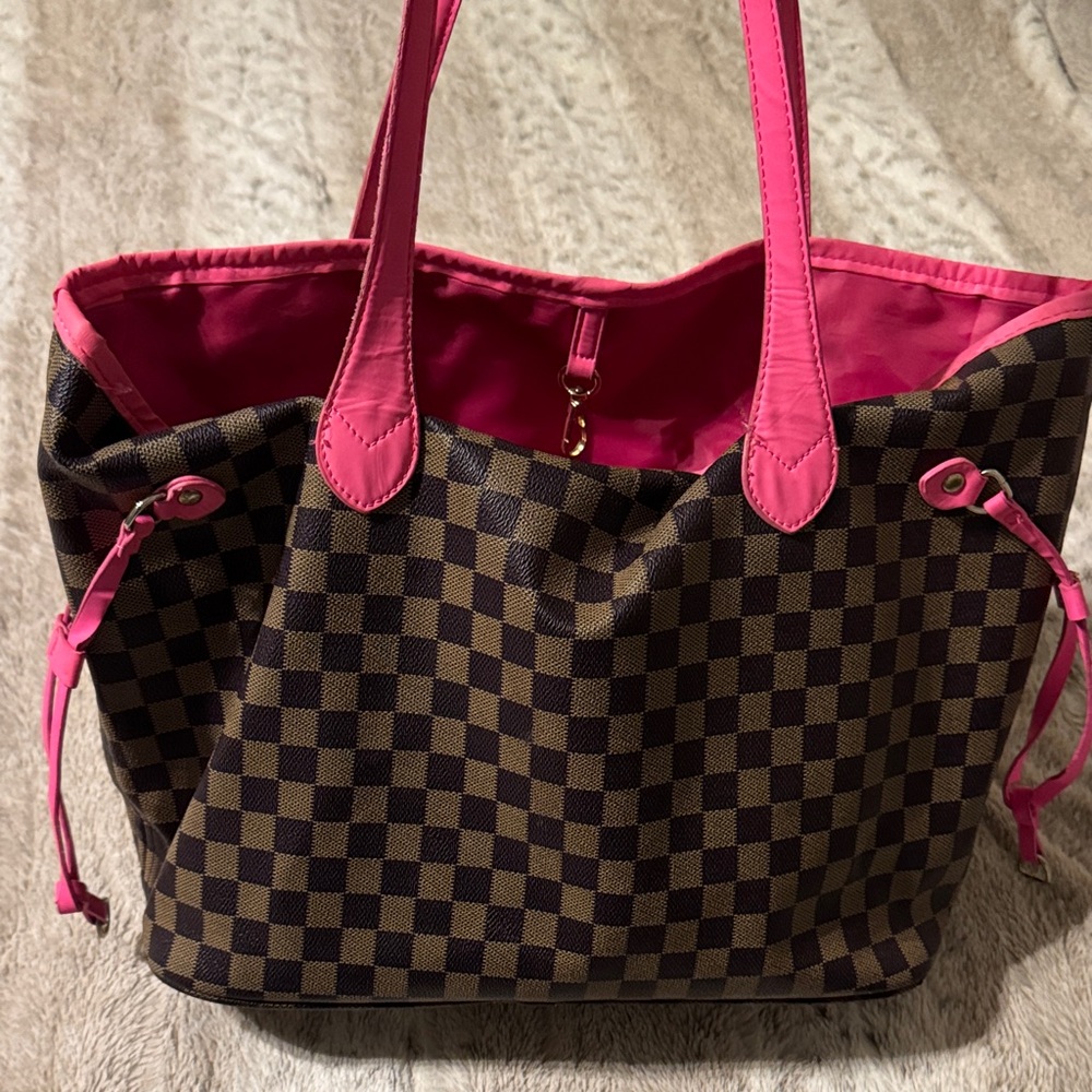 💖Stylish Pink and Brown Checkered Tote Bag - Picture 7 of 10
